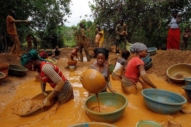Small-Scale Miners Become Ghana's Biggest Gold Producers